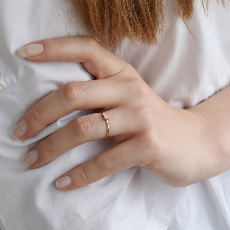 Prsteň s kameňom baguette tvaru 90323