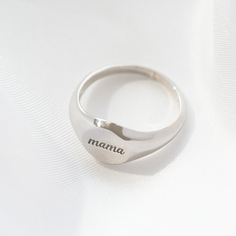 Strieborný pečatný prsteň s gravírom Mama 119456