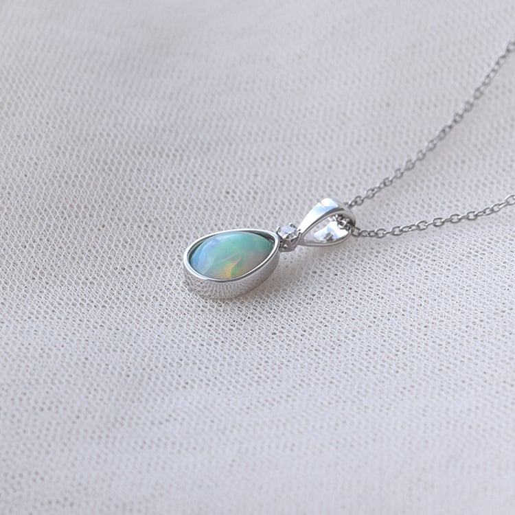 Zlatý náhrdelník s opálovou slzou 67369