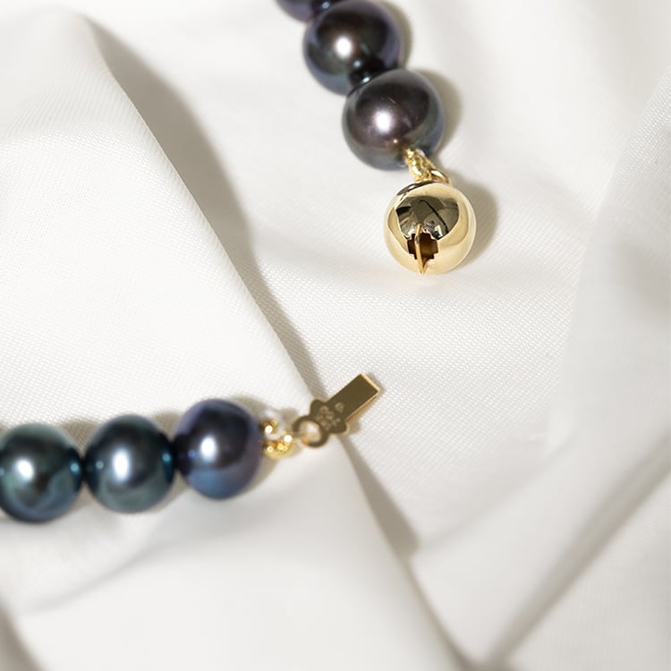 Zlatý náramok s čiernymi 7 - 7.5 mm perlami Liuva 129851