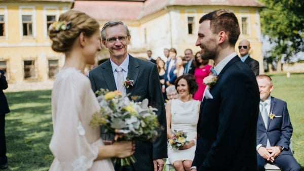 Roly svadobčanov pod drobnohľadom