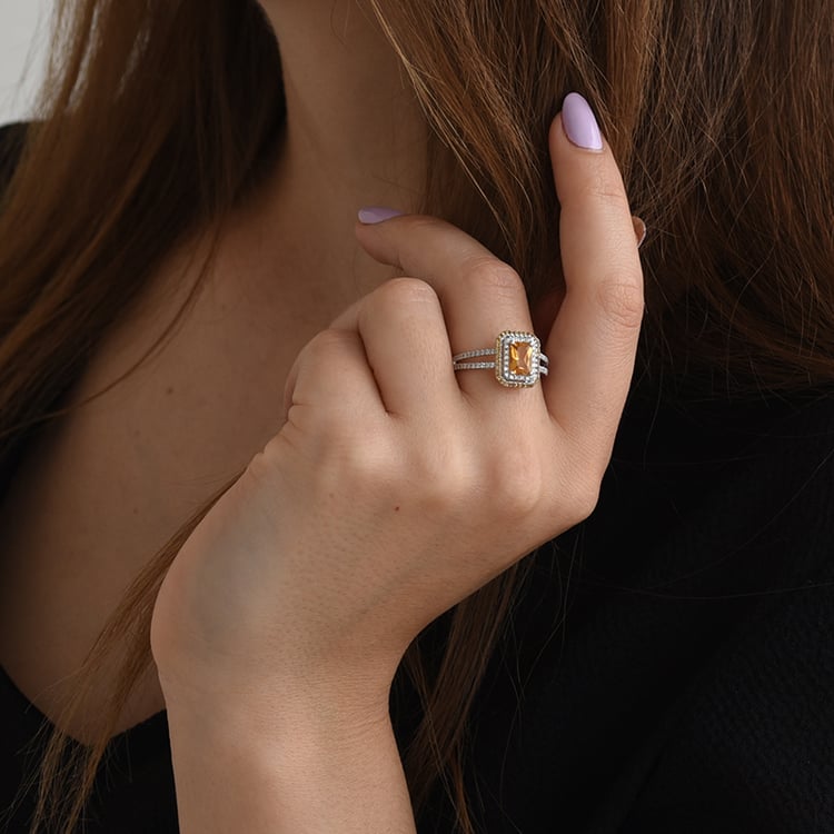 Zlatý prsteň s diamantmi 63039