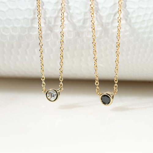 Minimalistický náhrdelník s diamantom Vieny