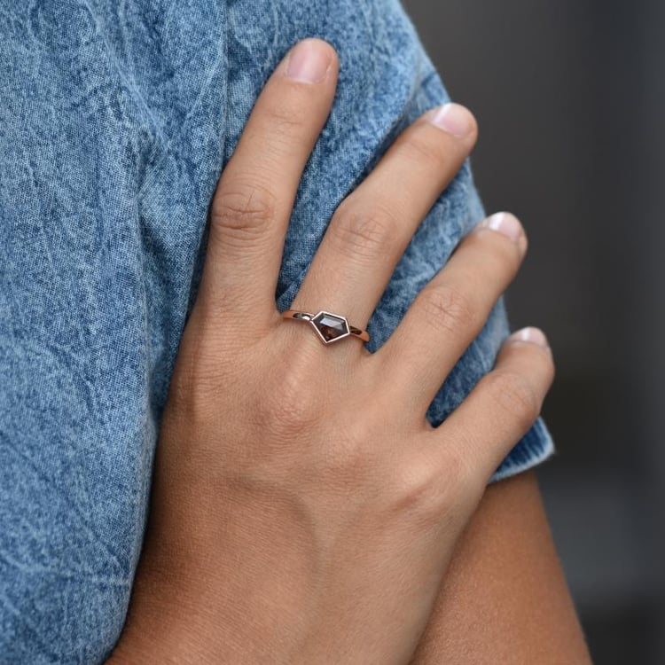 Zásnubný prsteň s diamantom 44078