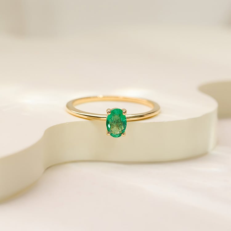 Elegantný zásnubný prsteň s oval smaragdom Frost 152681