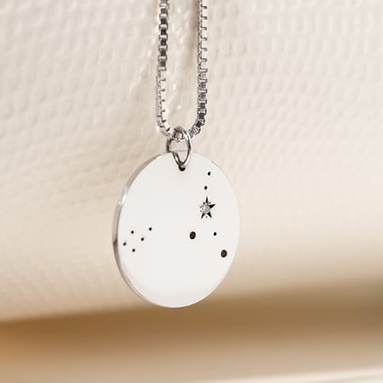 Platinový prívesok so súhvezdím a diamantom Meri