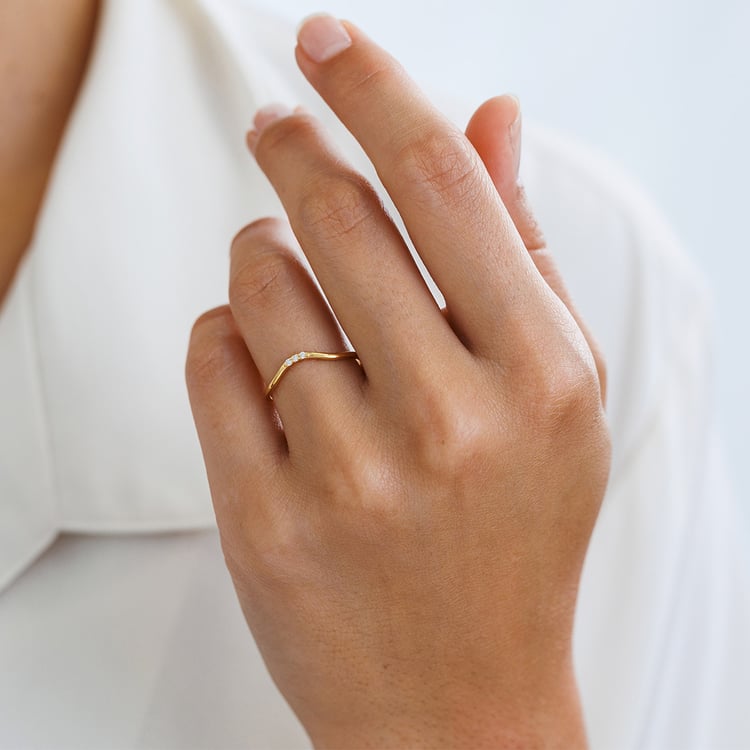 Strieborný vykrojený prsteň s tromi diamantmi Cason 157746