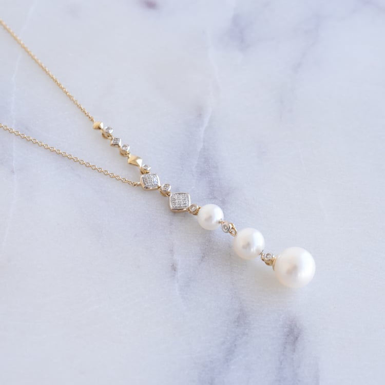 Elegantný náhrdelník s perlami a diamantami 87198