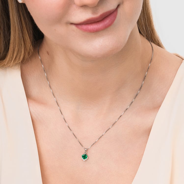 Strieborný prívesok so smaragdom 165662