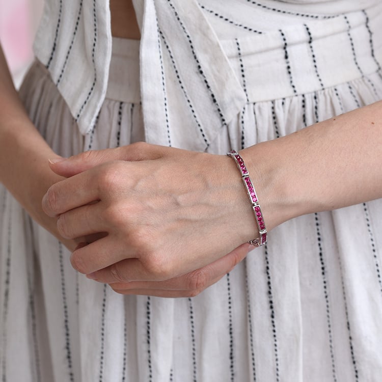 Originálne strieborný rubínový náramok 69288