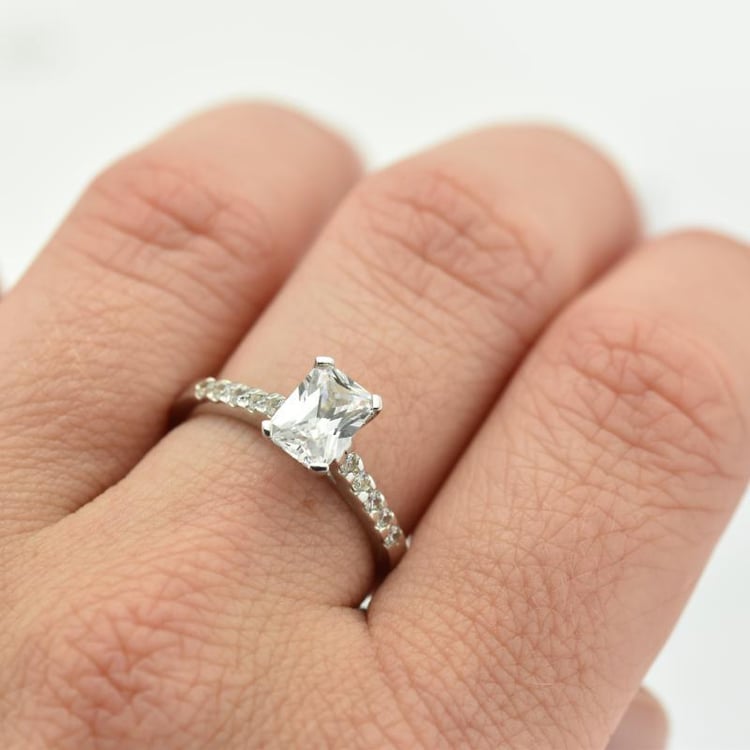 Platinový zásnubný prsteň 10885