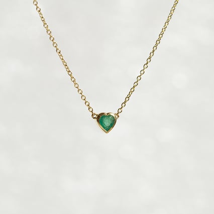 Náhrdelník so smaragdovým srdiečkom Davila