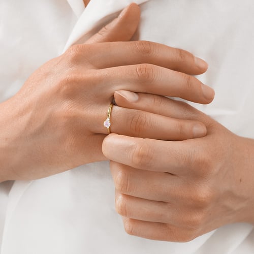 Zlatý zásnubný prsteň s mesačným kameňom s diamantmi Hye