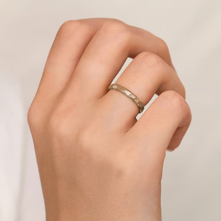 Tepané svadobné obrúčky so škrabaným povrchom z orieškového zlata Vedette 164828