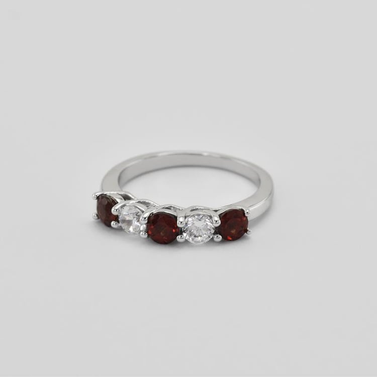 Strieborný prsteň eternity s granátmi 38601