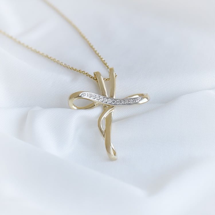 Zlatý krížik s diamantmi 93701