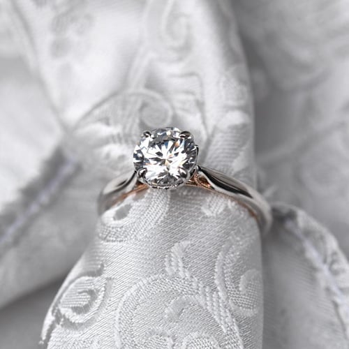 Zásnubný prsteň s postrannými marquise diamantmi Lisabet
