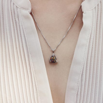 Strieborný prívesok s čiernym opálom Faustyne