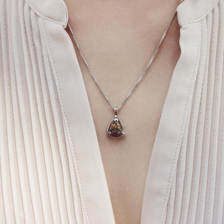 Náhrdelník s čiernym opálom 13729