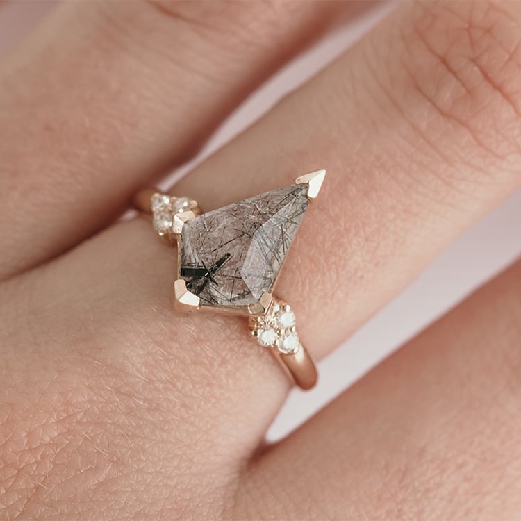 Jedinečný prsteň s rutilovým krištáľom Floki 120617