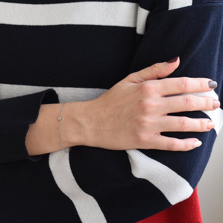 Strieborný minimalistický náramok s mesačným kameňom Lepio 103278