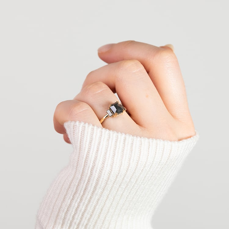 Zlatý prsteň s asscher a baguette salt and pepper diamantmi Serdar 151954