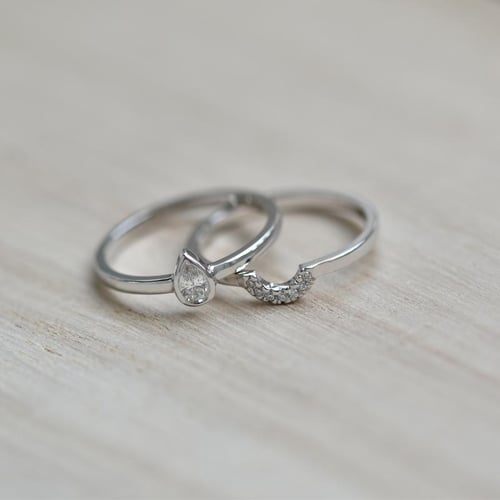 Zlatý zásnubný set prsteňov s pear ertifikovaným diamantom Paiha