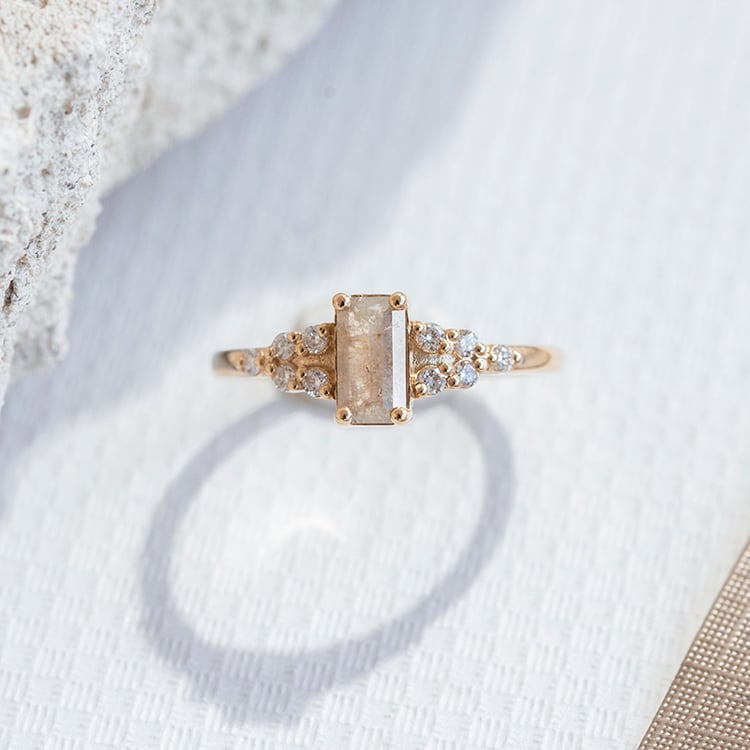 Prsteň s emerald salt and pepper diamantom a diamantmi Leticia 109870