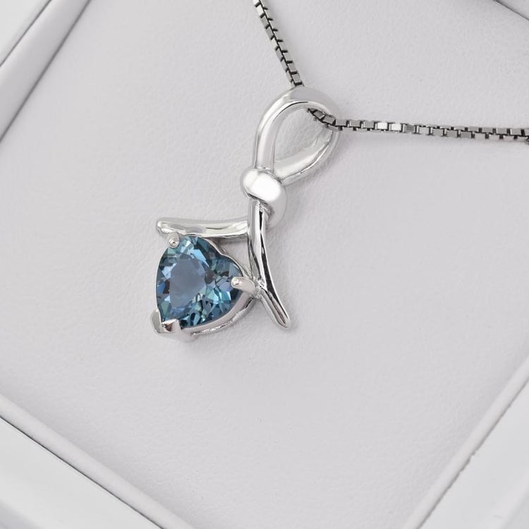 Romantický strieborný náhrdelník 4247