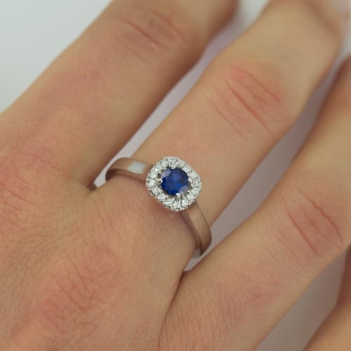 Zásnubný zafírový prsteň s diamantmi Liare