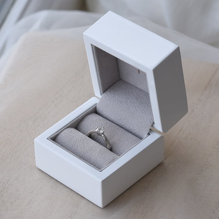 Diamantový zlatý prsteň 75776