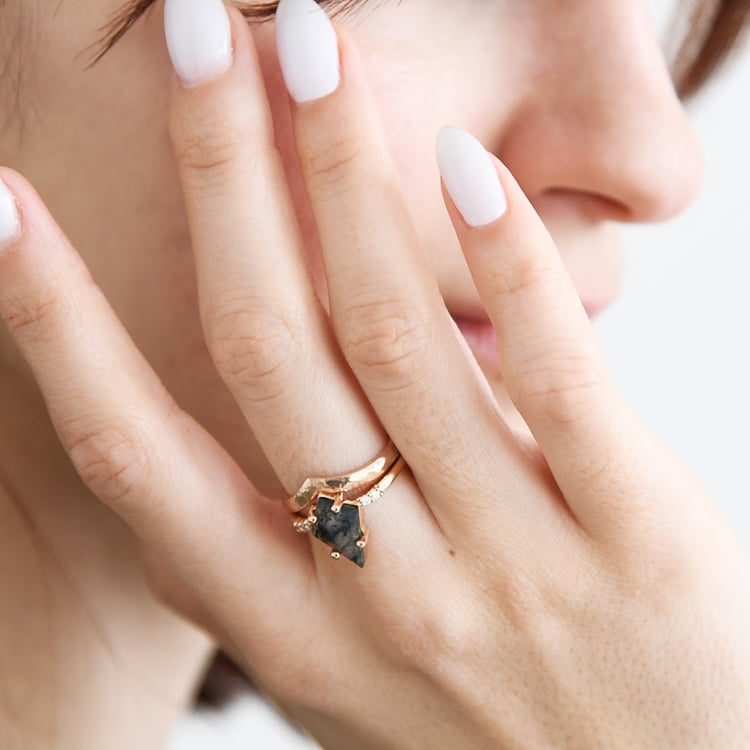 Vykrojená tepaná obrúčka Elnora 121860