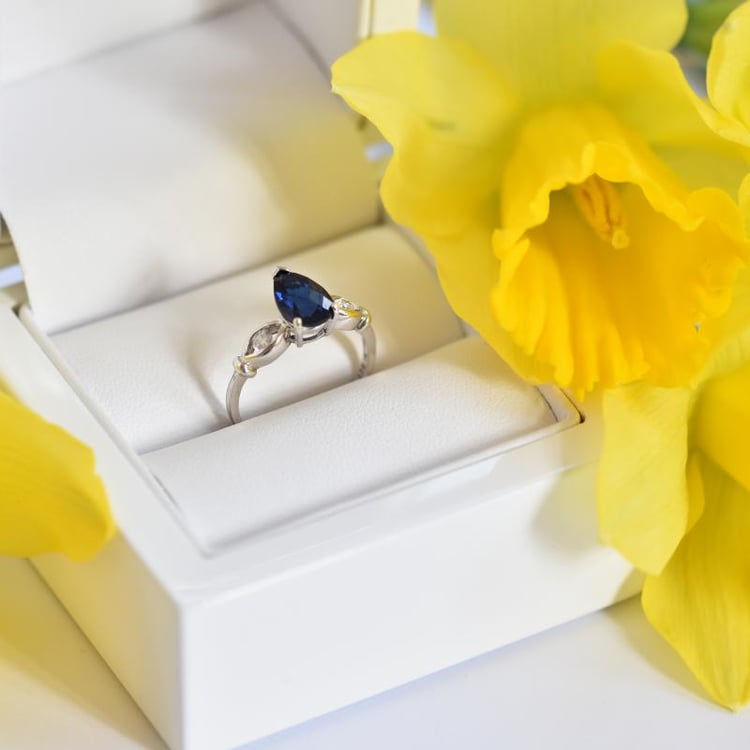 Zafírový modrý prsteň 5977