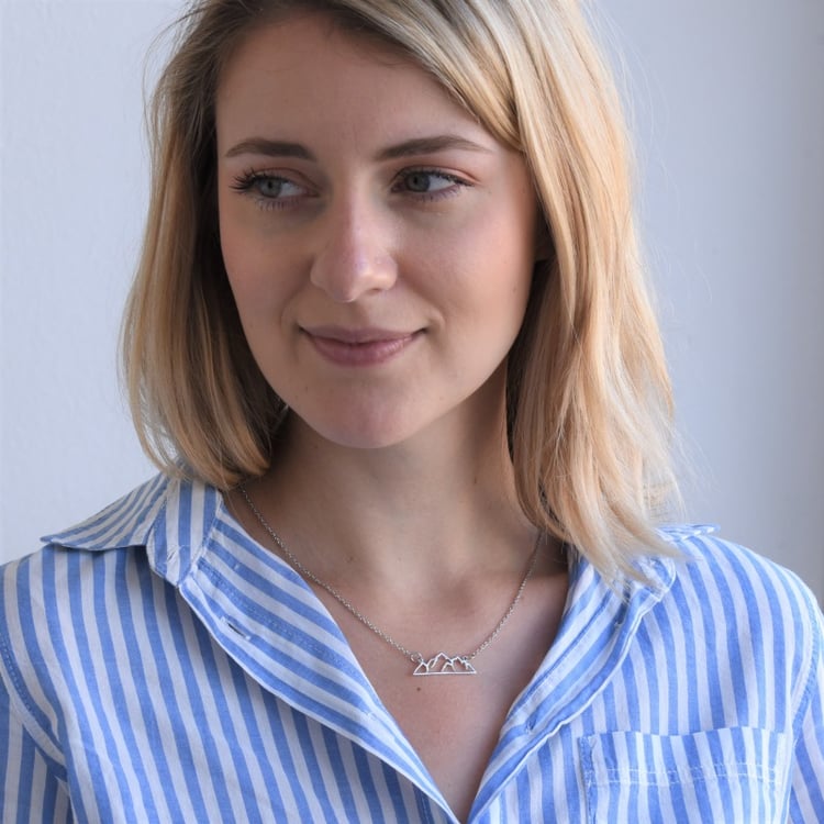 Náhrdelník v tvare hôr zo striebra 67570