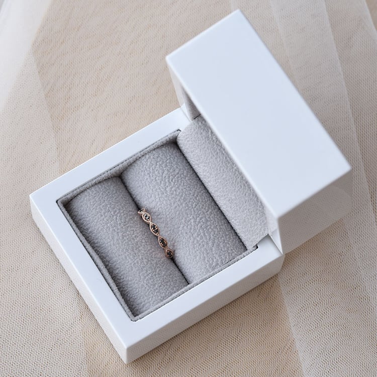 Prsteň zo zlata s čiernymi diamantmi 67752