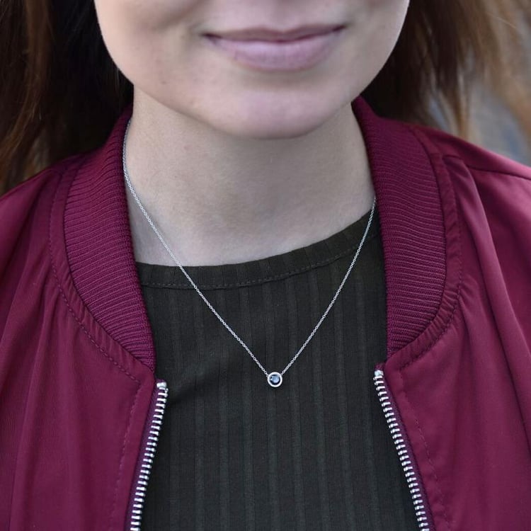 Zlatý náhrdelník s čiernym diamantom Linli 42566