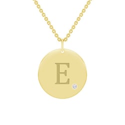 Zlatý prívesok s diamantom a s gravírom písmena Rei