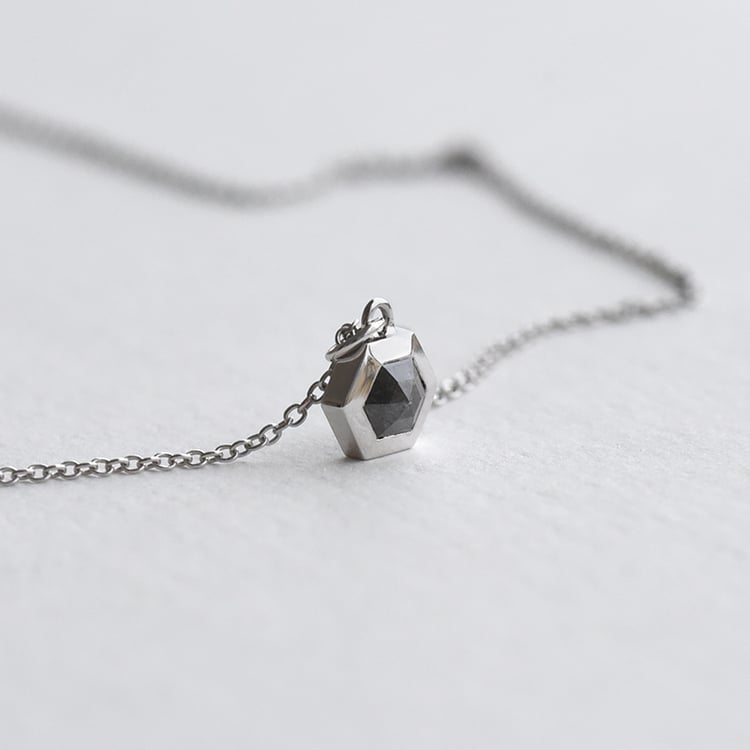 Náhrdelník s diamantom 74215