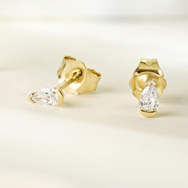 Minimalistické strieborné napichovacie náušnice s pear lab-grown diamantmi Ronja 161627