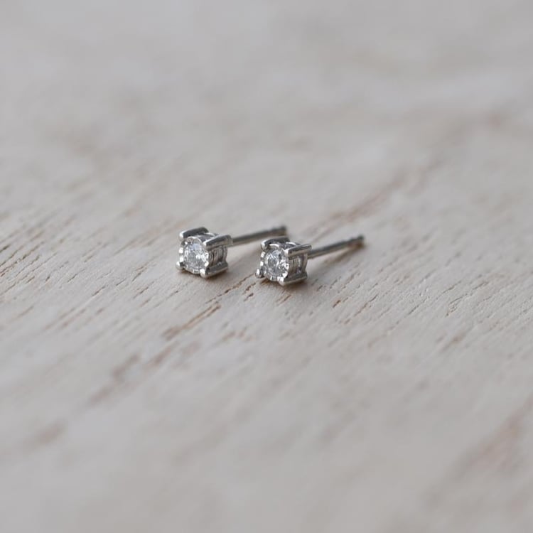 Náušnice v bezel osadenie 75638