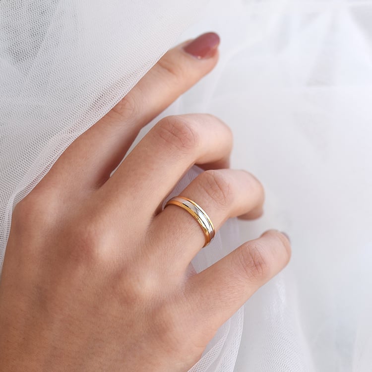 Zlatý snubný prsteň 61486