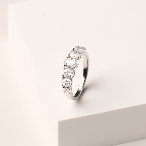 Zlatý prsteň s oválnymi lab-grown diamantmi Rasel