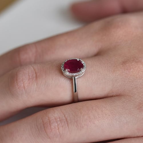 Zlatý prsteň s rubínom a diamantmi Pitya