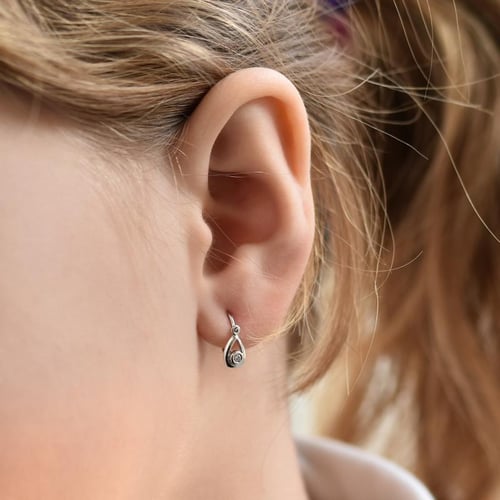 Zlaté detské náušnice v tvare slzy s lab-grown diamantmi Cinderella