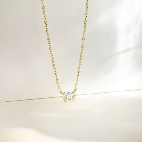 Minimalistický strieborný náhrdelník s diamantom Gosta