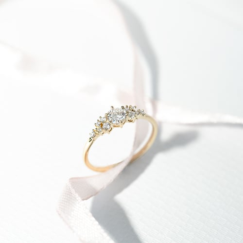 Romantický zásnubný prsteň s diamantmi Donell