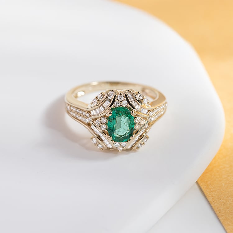 Zlatý prsteň s oválnym smaragdom a diamantmi Ross 149195