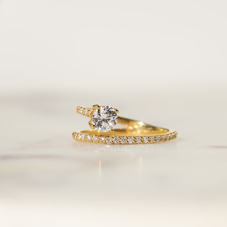 Atypický zásnubný prsteň s lab-grown diamantmi Ada 137519