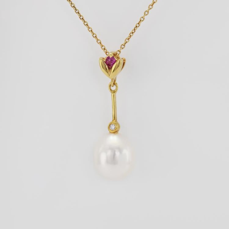 Prívesok zo zlata s perlou, zafírom a diamantom 15416