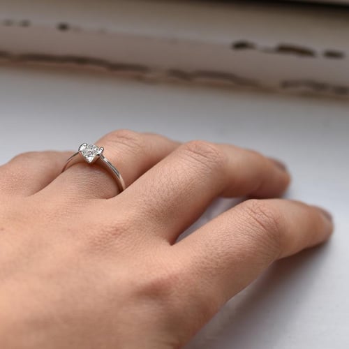 Zásnubný prsteň s lab-grown diamantom Hane